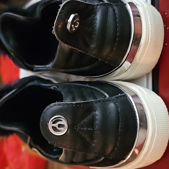 Wishbone Collection Pom Pom Slip-Ons - Picture 3 of 8